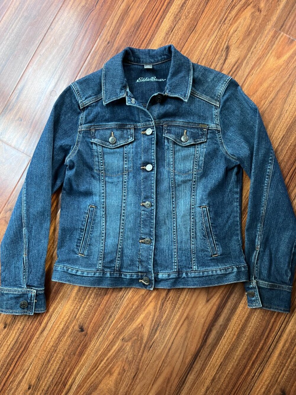 EUC Eddie Bauer Women's Denim Jean Jacket Medium Blue Wash L